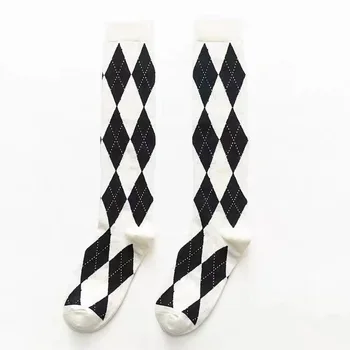 Kolégium štýl teľa ponožky Ling stožiare, JK ponožky detské uprostred trubice biele dlhé trubice pol čiernej a bielej mreže diamond sprin