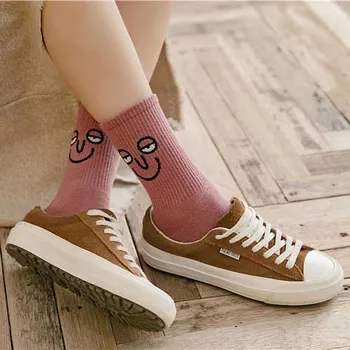 Xiao 2022 Harajuku Trend Ženy Farebné Vtipné Vyjadrenie Ponožky Dievča Kawaii Unisex Ponožky Prekvapenie Polovice Žien Ponožky Udržať V Teple
